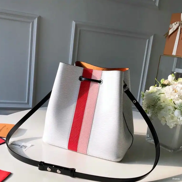Bags 19T1L0345 LV 0725